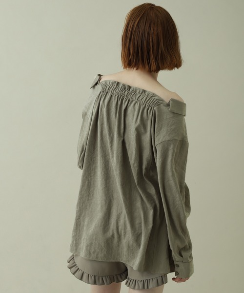 one after another NICE CLAUP（ワンアフターアナザーナイスクラップ）の「２Wayオフショルブラウス（Tシャツ/カットソー・レディース・アイボリー/ベージュ/カーキ・FREE）」の12枚目の写真
