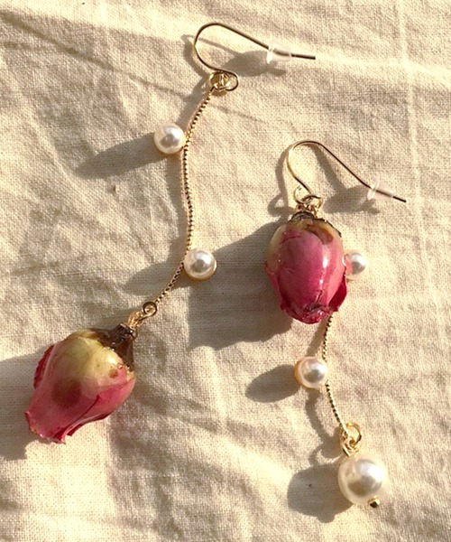 apres jour（アプレジュール）の「【apres jour×ARIAZ】ローズパールピアス（ピアス（両耳用）・レディース・パープル/レッド/ピンク/ボルドー/ラベンダー・FREE）」の3枚目の写真