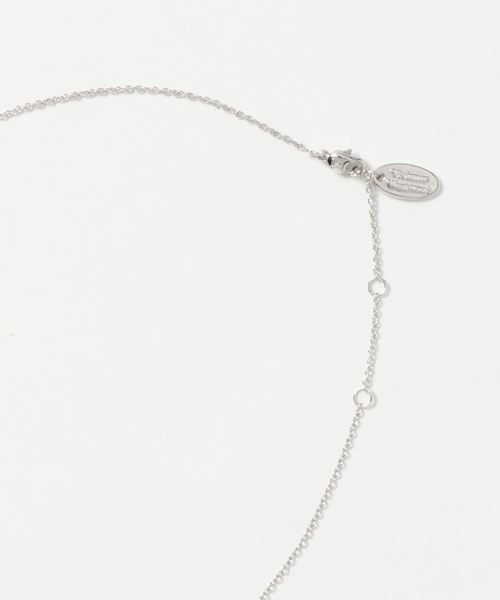Vivienne Westwood(ヴィヴィアンウエストウッド)の「63020248/TAMIA PENDANT(ネックレス・レディース・シルバー/ゴールド・FREE)」の4枚目の写真
