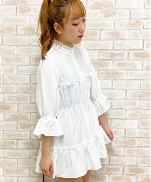 apres jour（アプレジュール）の「フリルハイネックチュニック【ZOZOTOWN限定アイテム】（シャツ/ブラウス・レディース・ライトブルー/ベージュ/オフホワイト・フリー）」の5枚目の写真