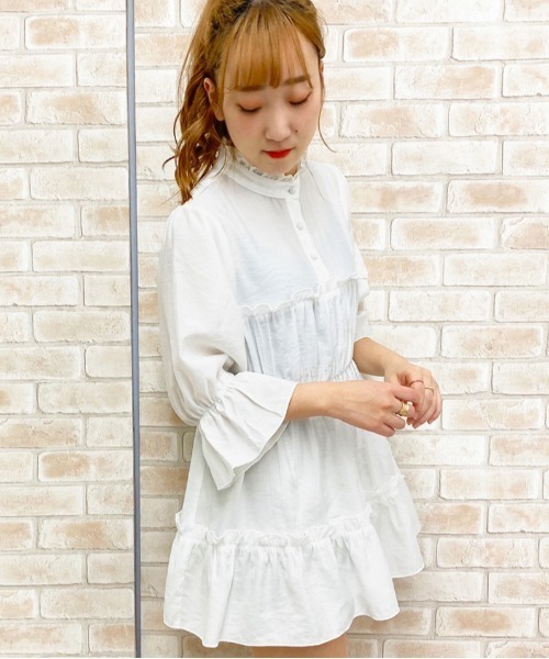 apres jour（アプレジュール）の「フリルハイネックチュニック【ZOZOTOWN限定アイテム】（シャツ/ブラウス・レディース・ライトブルー/ベージュ/オフホワイト・フリー）」の6枚目の写真