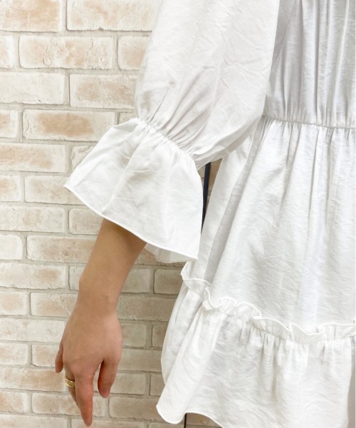 apres jour（アプレジュール）の「フリルハイネックチュニック【ZOZOTOWN限定アイテム】（シャツ/ブラウス・レディース・ライトブルー/ベージュ/オフホワイト・フリー）」の11枚目の写真