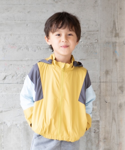 RAGMART（ラグマート）の「ウィンドブレーカー（ナイロンジャケット・キッズ・ブルー/イエロー・120cm/130cm/100cm/110cm）」の2枚目の写真