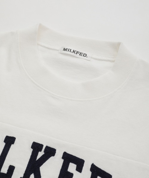 MILKFED.（ミルクフェド）の「CHAIN EMBROID FOOTBALL TEE（Tシャツ/カットソー・レディース・ベージュ/ネイビー/アッシュ・ONE SIZE）」の8枚目の写真