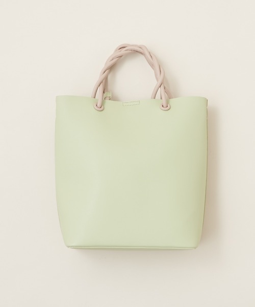 natural couture(ナチュラルクチュール)の「ねじりハンドルA4トート(トートバッグ・レディース・ブラック/ライトベージュ/ミント/ラベンダー・FREE)」の6枚目の写真
