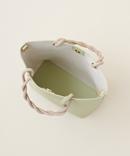 natural couture(ナチュラルクチュール)の「ねじりハンドルA4トート(トートバッグ・レディース・ブラック/ライトベージュ/ミント/ラベンダー・FREE)」の8枚目の写真