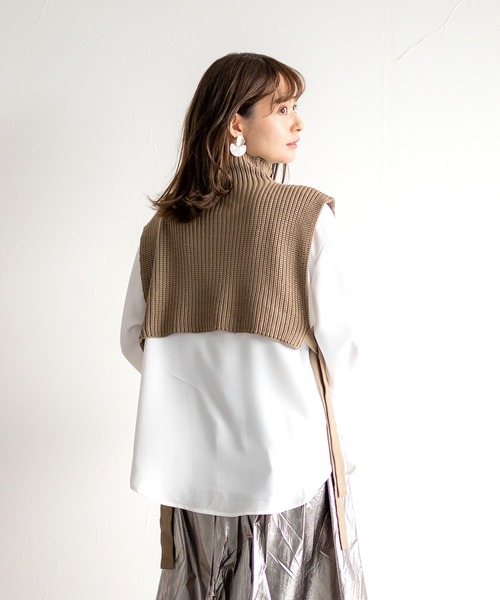 White Collection（ホワイトコレクション）の「【2021SS新作】春ニットベスト＆ボリュームスリーブブラウス/レイヤード2SET（ベスト・レディース・ベージュ/ブラック/カーキ/アイボリー・M）」の4枚目の写真