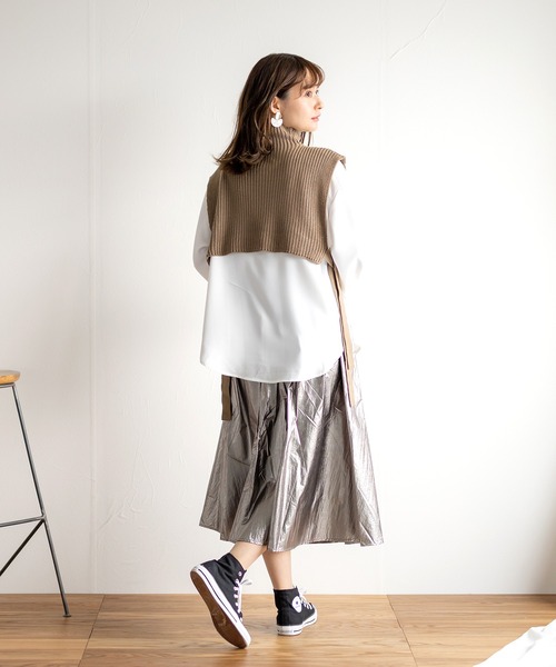White Collection（ホワイトコレクション）の「【2021SS新作】春ニットベスト＆ボリュームスリーブブラウス/レイヤード2SET（ベスト・レディース・ベージュ/ブラック/カーキ/アイボリー・M）」の8枚目の写真