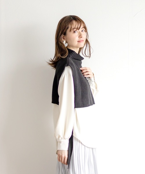 White Collection（ホワイトコレクション）の「【2021SS新作】春ニットベスト＆ボリュームスリーブブラウス/レイヤード2SET（ベスト・レディース・ベージュ/ブラック/カーキ/アイボリー・M）」の22枚目の写真