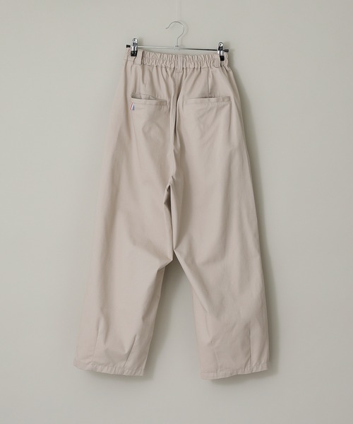 anown(アノン)の「ワイドシルエット イージーツイルチノパンツ【ファッションインフルエンサー つぐ吉×anown 限定コラボ】(スラックス・メンズ・ダークグリーン/ベージュ・M/L)」の19枚目の写真