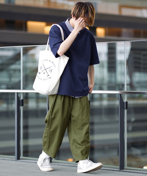 anown(アノン)の「ワイドシルエット イージーツイルチノパンツ【ファッションインフルエンサー つぐ吉×anown 限定コラボ】(スラックス・メンズ・ダークグリーン/ベージュ・M/L)」の14枚目の写真