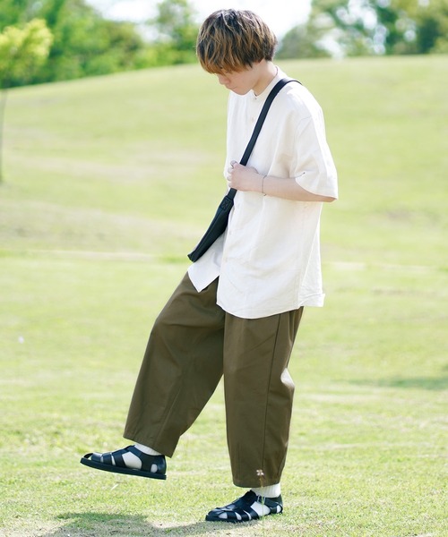 anown(アノン)の「ワイドシルエット イージーツイルチノパンツ【ファッションインフルエンサー つぐ吉×anown 限定コラボ】(スラックス・メンズ・ダークグリーン/ベージュ・M/L)」の15枚目の写真