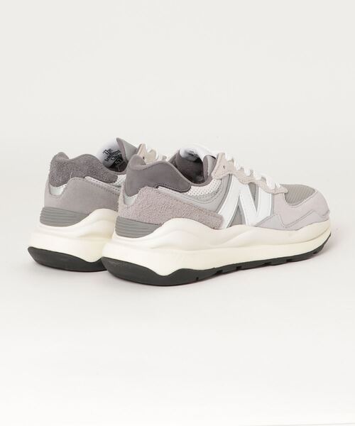 NEW BALANCE(ニューバランス)の「M5740(スニーカー・メンズ・グレー・25.5cm/26.0cm/30.0cm/24.0cm/27.5cm/25.0cm/28.0cm/27.0cm/24.5cm/29.0cm/23.0cm/26.5cm/28.5cm/22.5cm/23.5cm)」の3枚目の写真
