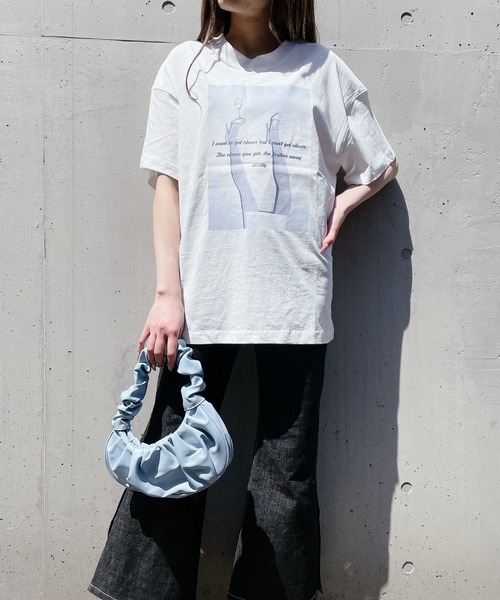 lilLilly（リルリリー）の「グラフィックプリントＴシャツ（Tシャツ/カットソー・レディース・ホワイト/ブラック/ブルー・FREE）」の9枚目の写真