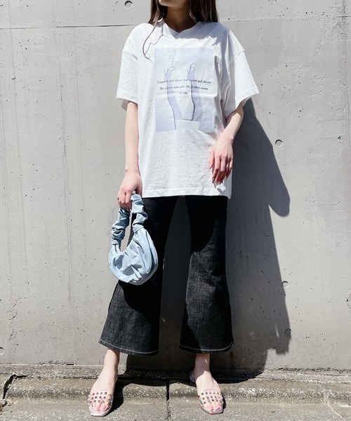 lilLilly（リルリリー）の「グラフィックプリントＴシャツ（Tシャツ/カットソー・レディース・ホワイト/ブラック/ブルー・FREE）」の10枚目の写真