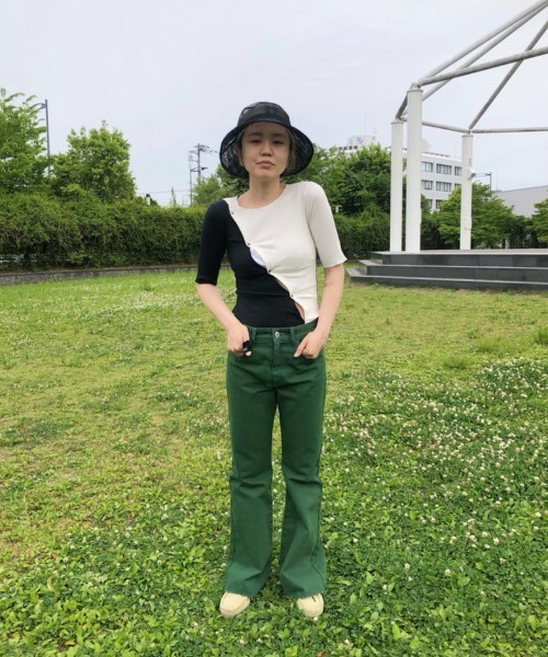 Lyta（リタ）の「フレアカラーデニムパンツ（デニムパンツ・レディース・グリーン/ライトパープル・M/L）」の3枚目の写真