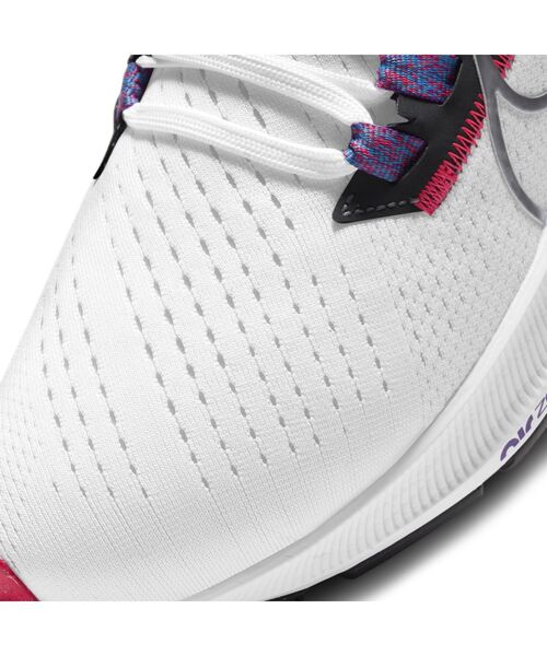 NIKE（ナイキ）の「ナイキ エア ズーム ペガサス 38 ウィメンズ ロード ランニングシューズ / Nike Air Zoom Pegasus 38 Women's Running Shoe（スニーカー・レディース・ブラック/ホワイト/ピンク系その他・26/23.5/24/25.5/22.5/23/25/26.5/24.5）」の16枚目の写真