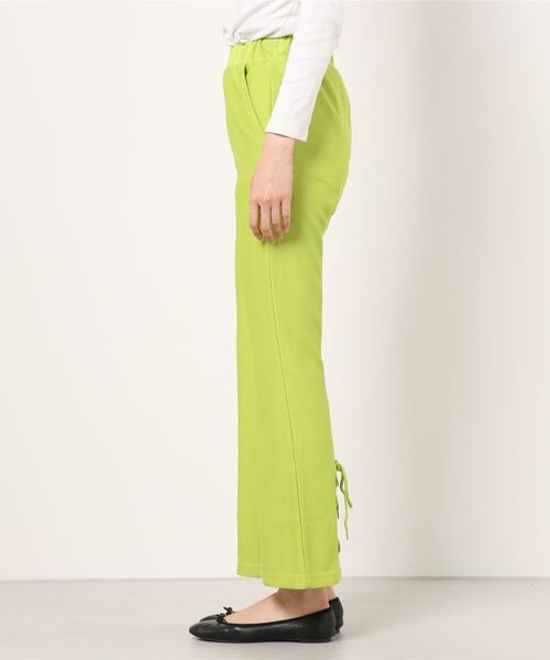 WEGO(ウィゴー)の「WEGO/バックレースアップフレアパンツ(スラックス・レディース・グリーン/ブラック・FREE)」の4枚目の写真