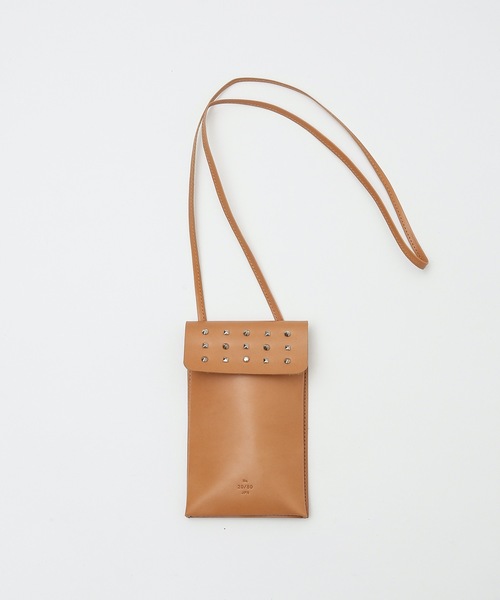 20/80（テゥエンティーエイティー）の「【20/80】トゥエンティーエイティー/TOCHIGI LEATHER SHOULDER POUCH WITH STUDS（ショルダーバッグ・レディース・ブラック/ベージュ・FREE）」の2枚目の写真