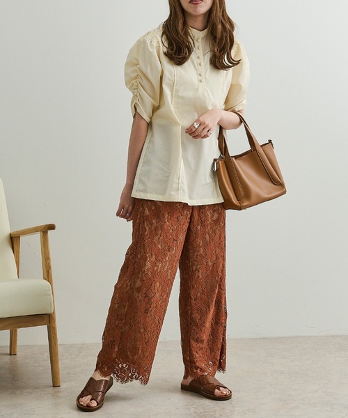 Ambre Neige(アンブルネージュ)の「スタンドカラーシャーリングブラウス/【WEB/EC限定商品】(シャツ/ブラウス・レディース・オフホワイト/クリーム/モカ・FREE)」の15枚目の写真