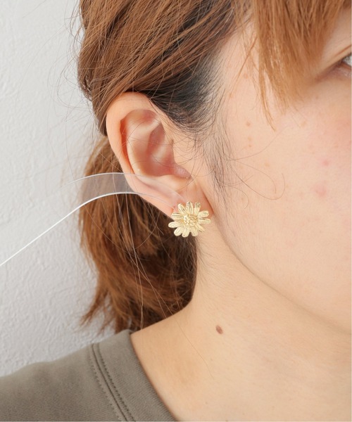 SLOBE IENA（スローブイエナ）の「【VELATTI/ヴェラッティ】DAISY ピアス（ピアス（両耳用）・レディース・ゴールド・FREE）」の3枚目の写真