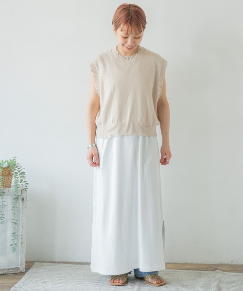 ITEMS URBANRESEARCH（アイテムズ アーバンリサーチ）の「ダメージニットベスト（ベスト・レディース・ライトカーキ/チャコールグレー/ベージュ・FREE）」の6枚目の写真