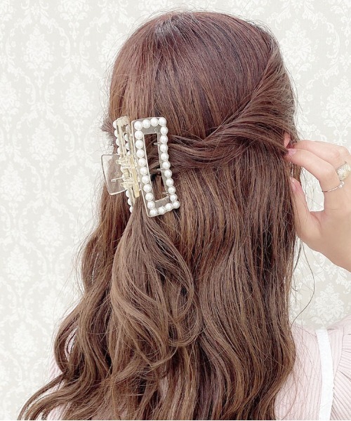 apres jour(アプレジュール)の「【apres jour×ARIAZ】スクエアパールクリップ(バレッタ/ヘアクリップ・レディース・オフホワイト・FREE)」の1枚目の写真