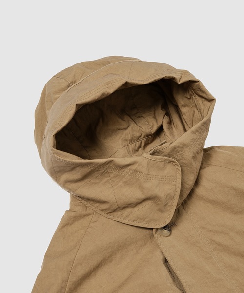 JW Anderson（ジェイダブリューアンダーソン）の「SHORT BUBBLE PARKA（その他アウター・メンズ・キャメル・LARGE）」の3枚目の写真