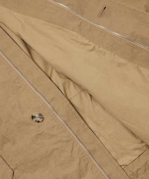 JW Anderson（ジェイダブリューアンダーソン）の「SHORT BUBBLE PARKA（その他アウター・メンズ・キャメル・LARGE）」の4枚目の写真