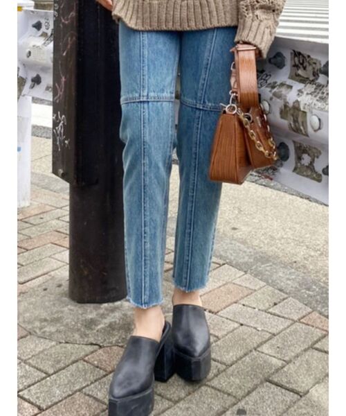 EVRIS（エヴリス）の「ブロッキングストレートデニムパンツ（デニムパンツ・レディース・ライトブルー/ブラック/ベージュ・SMALL/MEDIUM）」の3枚目の写真