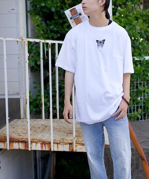WESTBOY(ウエストボーイ)の「【NEVEREVERBAD】Melted Butterfly Embroidered T-shirt NV21S201TP(Tシャツ/カットソー・メンズ・ブルー/ブルー系その他/グリーン/グリーン系その他/パープル/パープル系その他/イエロー/イエロー系その他・L/XL)」の4枚目の写真