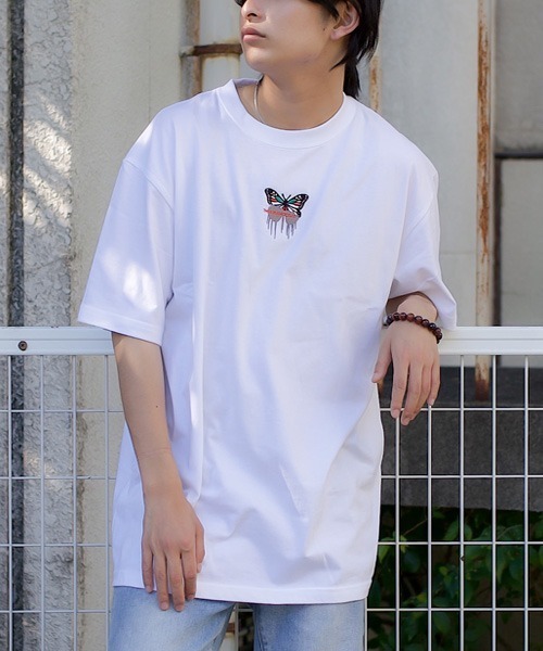 WESTBOY(ウエストボーイ)の「【NEVEREVERBAD】Melted Butterfly Embroidered T-shirt NV21S201TP(Tシャツ/カットソー・メンズ・ブルー/ブルー系その他/グリーン/グリーン系その他/パープル/パープル系その他/イエロー/イエロー系その他・L/XL)」の2枚目の写真