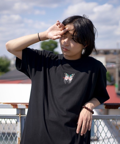 WESTBOY(ウエストボーイ)の「【NEVEREVERBAD】Melted Butterfly Embroidered T-shirt NV21S201TP(Tシャツ/カットソー・メンズ・ブルー/ブルー系その他/グリーン/グリーン系その他/パープル/パープル系その他/イエロー/イエロー系その他・L/XL)」の9枚目の写真