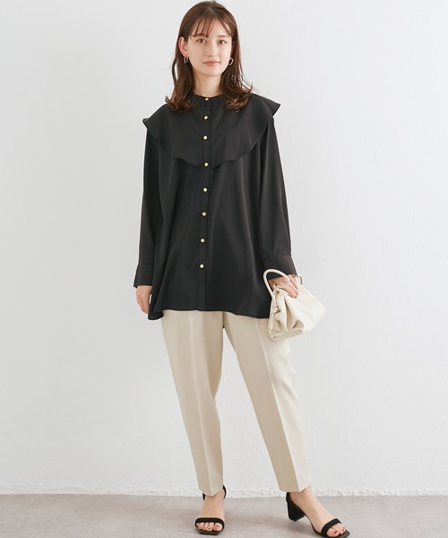 LAVEANGE(ラビアンジェ)の「フリルカラーブラウス(シャツ/ブラウス・レディース・ホワイト/ブラック/ネイビー・LL/3L/4L/M/L)」の12枚目の写真