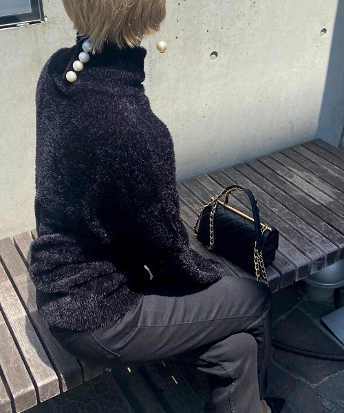 JENNE(ジェンヌ)の「フェザータッチ ボリュームスリーブニット(ニット/セーター・レディース・ホワイト/ブラック・X-LARGE/LARGE/MEDIUM/SMALL)」の19枚目の写真