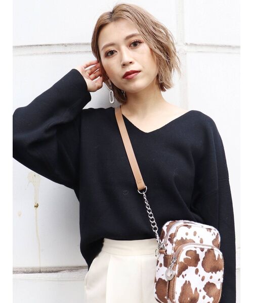 MURUA（ムルーア）の「モダンVネックニット（ニット/セーター・レディース・ブラック/ベージュ/アイボリー/ボルドー/モカ・FREE）」の6枚目の写真