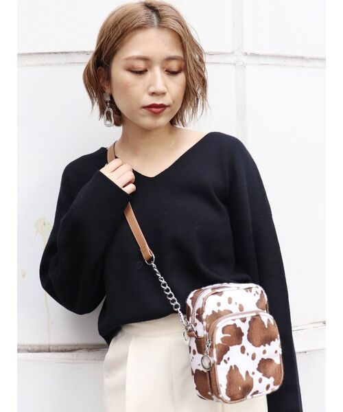 MURUA（ムルーア）の「モダンVネックニット（ニット/セーター・レディース・ブラック/ベージュ/アイボリー/ボルドー/モカ・FREE）」の8枚目の写真