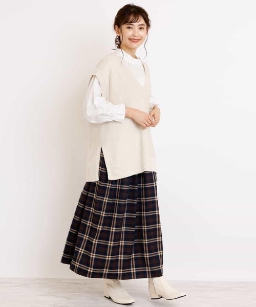 a.v.v（アーヴェヴェ）の「ストレッチブーツ（ブーツ・レディース・ブラック/アイボリー・22.5/24.5/23.5）」の12枚目の写真