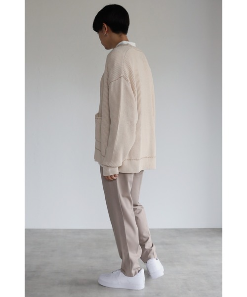 CREARE -LINO-(クレアーレリノ)の「ハンドステッチ Vネック ニット カーディガン <ユニセックス>(カーディガン/ボレロ・メンズ・アイボリー/ブラック/ダークベージュ・M/L)」の8枚目の写真