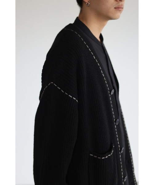 CREARE -LINO-(クレアーレリノ)の「ハンドステッチ Vネック ニット カーディガン <ユニセックス>(カーディガン/ボレロ・メンズ・アイボリー/ブラック/ダークベージュ・M/L)」の20枚目の写真