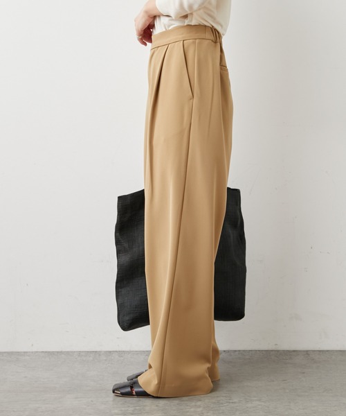 Omekashi（オメカシ）の「ハイウエストワイドパンツ（その他パンツ・レディース・ベージュ/ネイビー/アイボリー/ブルー・38/36）」の6枚目の写真
