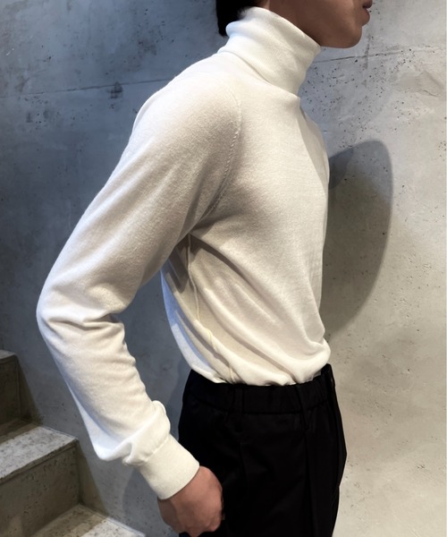 Toironier（トワロニエ）の「Toironier/トワロニエ/High Gauge Turtle/ハイゲージタートルネック（ニット/セーター・メンズ・ホワイト/ブラック/ネイビー/レッド/グリーン/モカ・FREE）」の2枚目の写真