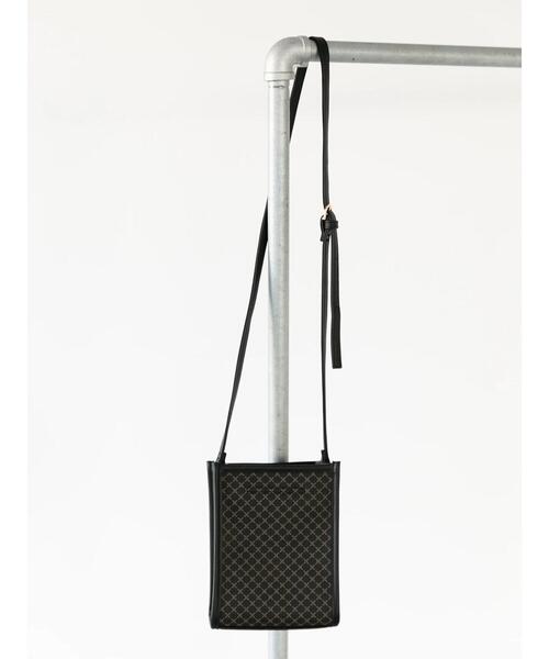 koe（コエ）の「モノグラムスマホポケットスクエアショルダー（スマホケース/カバー・レディース・ブラック/ブラウン・FREE）」の9枚目の写真