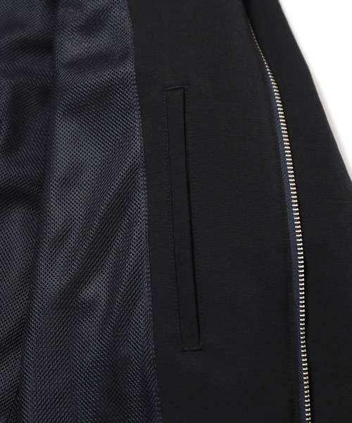 MEN'S BIGI(メンズビギ)の「デニムライクストレッチ 2WAYブルゾン(ブルゾン・メンズ・ネイビー/ブルー・02/03)」の22枚目の写真