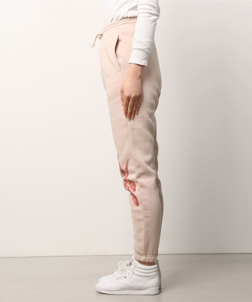 Reebok(リーボック)の「モダン サファリ ジョガー / Modern Safari Joggers(スウェットパンツ・レディース・ベージュ/ブラック・SMALL/MEDIUM/LARGE/X-LARGE/X-SMALL)」の5枚目の写真