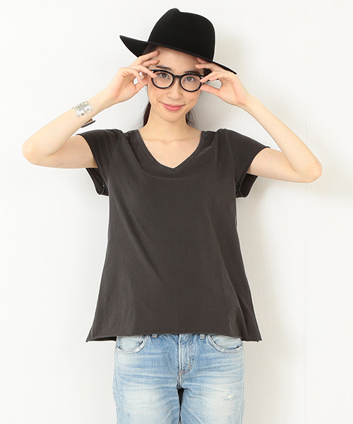 Ray BEAMS（レイビームス）の「◇Ray BEAMS LOS ANGELES / ショートスリーブ VネックT（Tシャツ/カットソー・レディース・ホワイト/チャコールグレー/ネイビー・ONE SIZE）」の3枚目の写真
