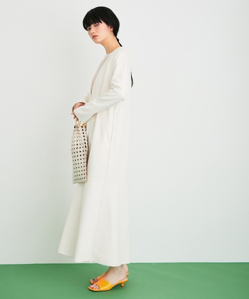 ADAM ET ROPE'（アダムエロペ）の「【サステナブル】ワイドスクエアミュール（パンプス・レディース・ブラック/サックスブルー/オレンジ/キナリ・23.5cm/24.5cm/23.0cm/24.0cm）」の5枚目の写真