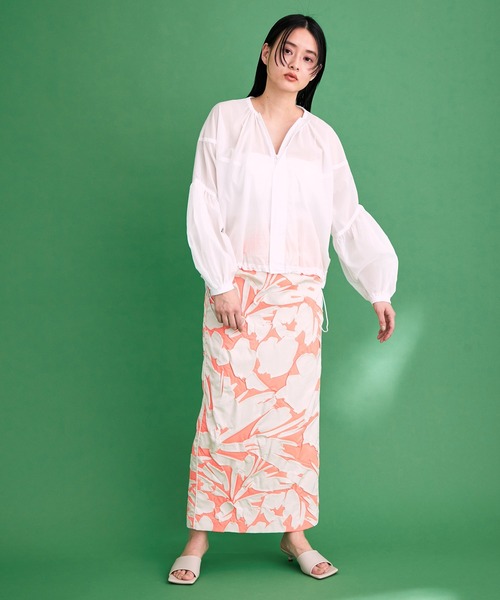 ADAM ET ROPE'（アダムエロペ）の「【サステナブル】ワイドスクエアミュール（パンプス・レディース・ブラック/サックスブルー/オレンジ/キナリ・23.5cm/24.5cm/23.0cm/24.0cm）」の19枚目の写真