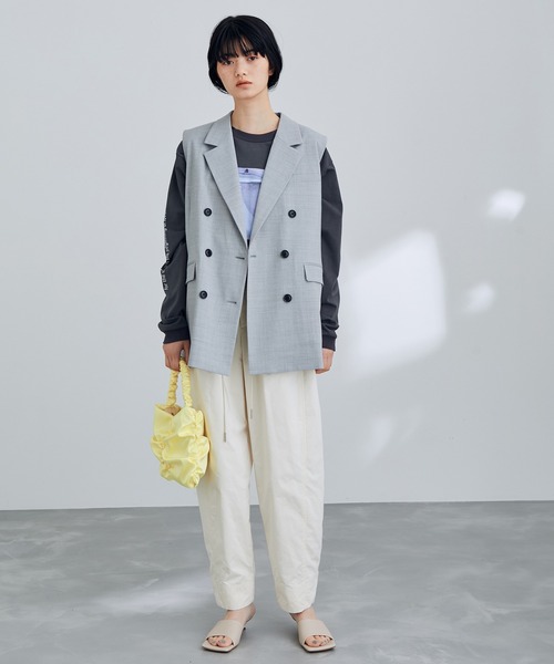 ADAM ET ROPE'（アダムエロペ）の「【サステナブル】ワイドスクエアミュール（パンプス・レディース・ブラック/サックスブルー/オレンジ/キナリ・23.5cm/24.5cm/23.0cm/24.0cm）」の14枚目の写真