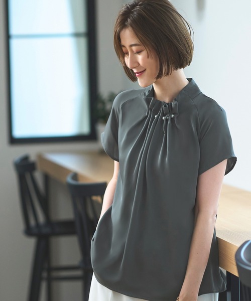 セール】ウエーブタックパール デザインブラウス（半袖タイプ